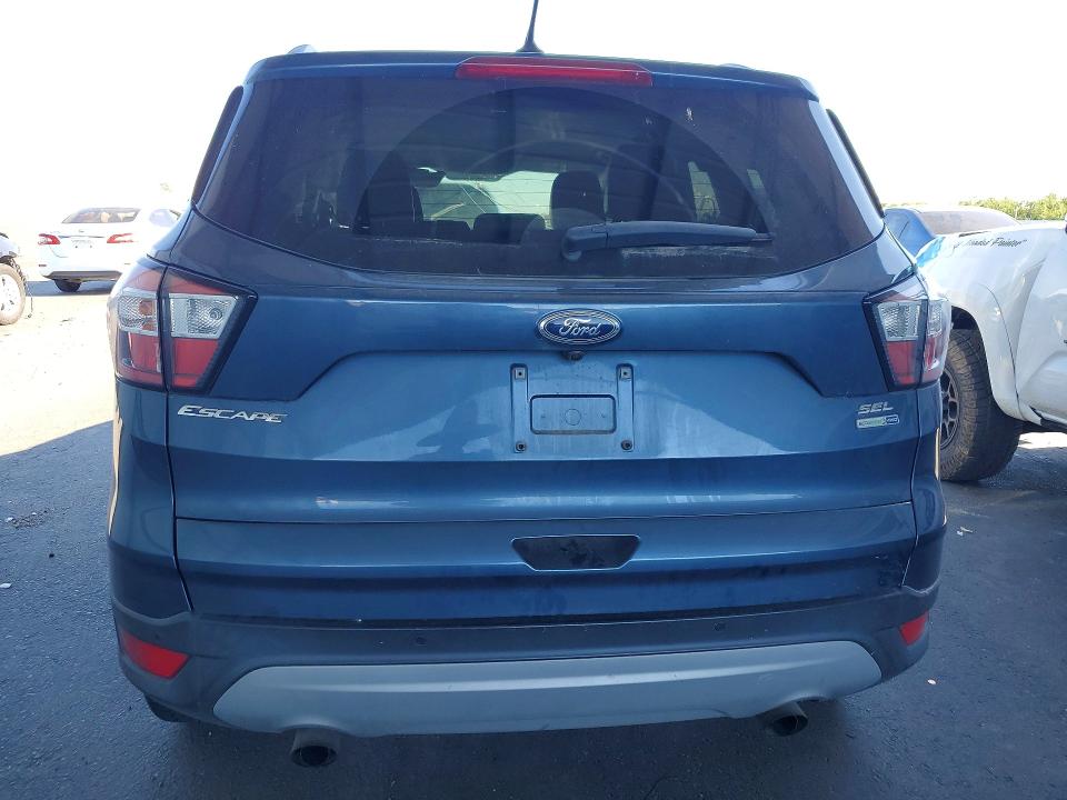 54709356 :رقم المزاد ، 1FMCU9HDXJUB15000 vin ، 2018 Ford Escape مزاد بيع