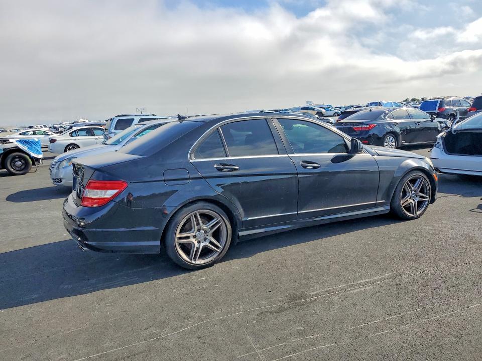 52921456 :رقم المزاد ، WDDGF54X79F234623 vin ، 2009 Mercedes-benz C مزاد بيع