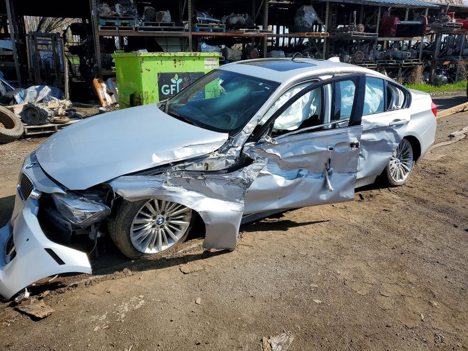 53926776 :رقم المزاد ، WBA3B3G52ENR82552 vin ، 2014 Bmw 328 مزاد بيع