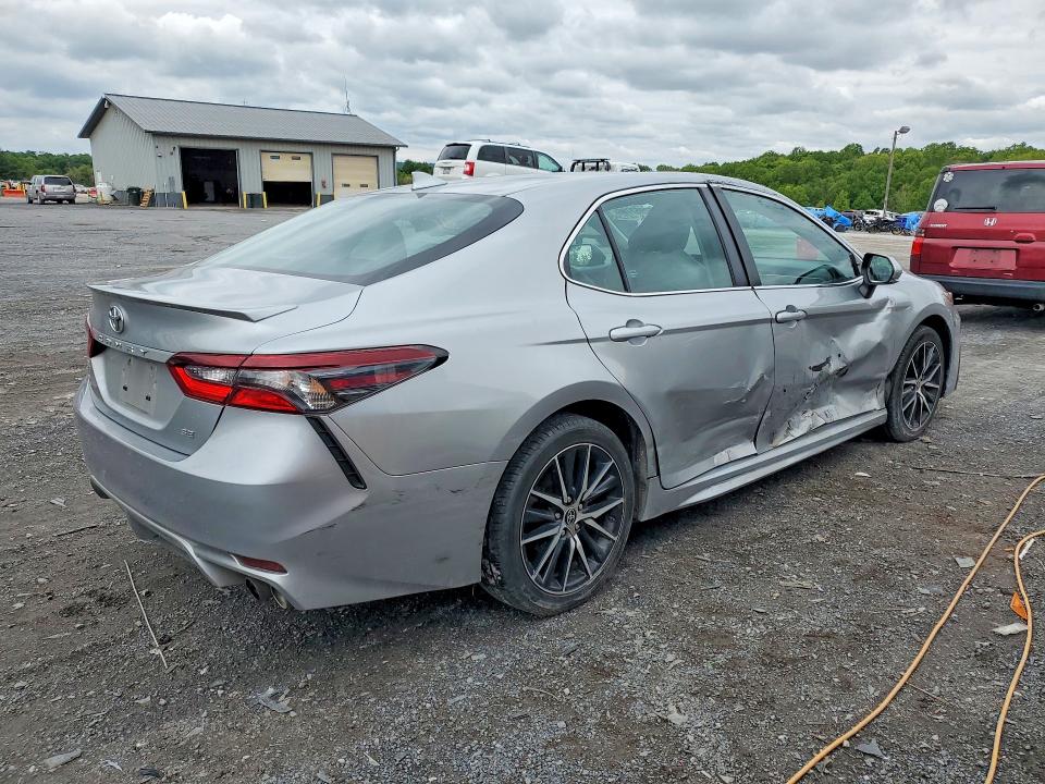 Aukcja sprzedaży 2022 Toyota Camry, vin: 4T1G11AK2NU621544, numer aukcji: 52957796