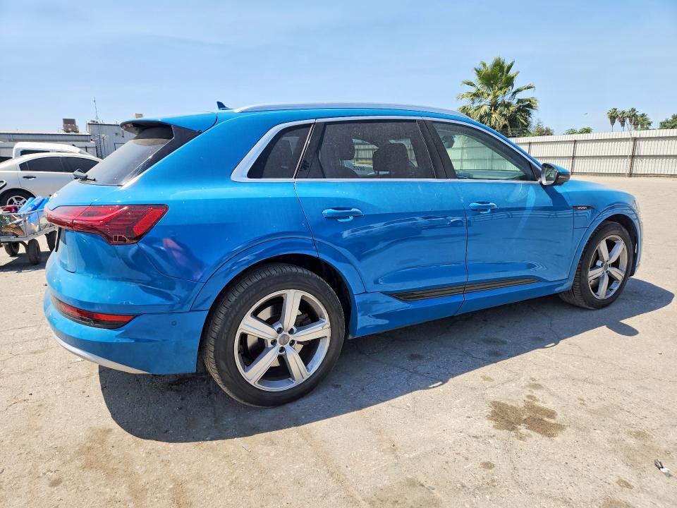Продажа на аукционе авто 2019 Audi E-tron, vin: WA1VABGE0KB016507, номер лота: 52081146