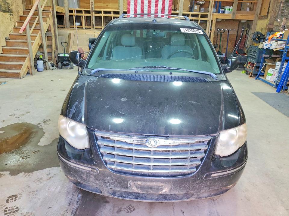 2005 Chrysler Town & Country მანქანა იყიდება აუქციონზე, vin: 2C8GP64L95R452753, აუქციონის ნომერი: 51810016