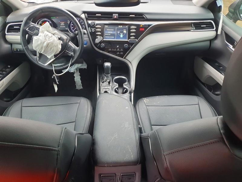 53956676 :رقم المزاد ، 4T1B21HK3JU505826 vin ، 2018 Toyota Camry Hybrid مزاد بيع
