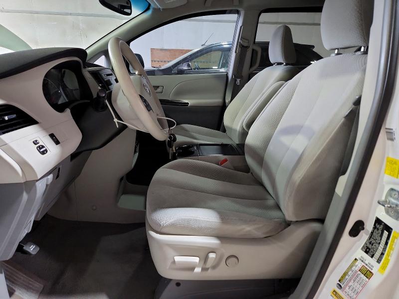 53365046 :رقم المزاد ، 5TDKK3DCXBS090797 vin ، 2011 Toyota Sienna مزاد بيع