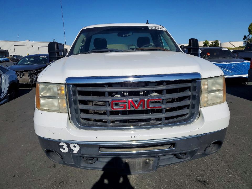 54005206 :رقم المزاد ، 1GDHC24K58E108240 vin ، 2008 Gmc Sierra مزاد بيع