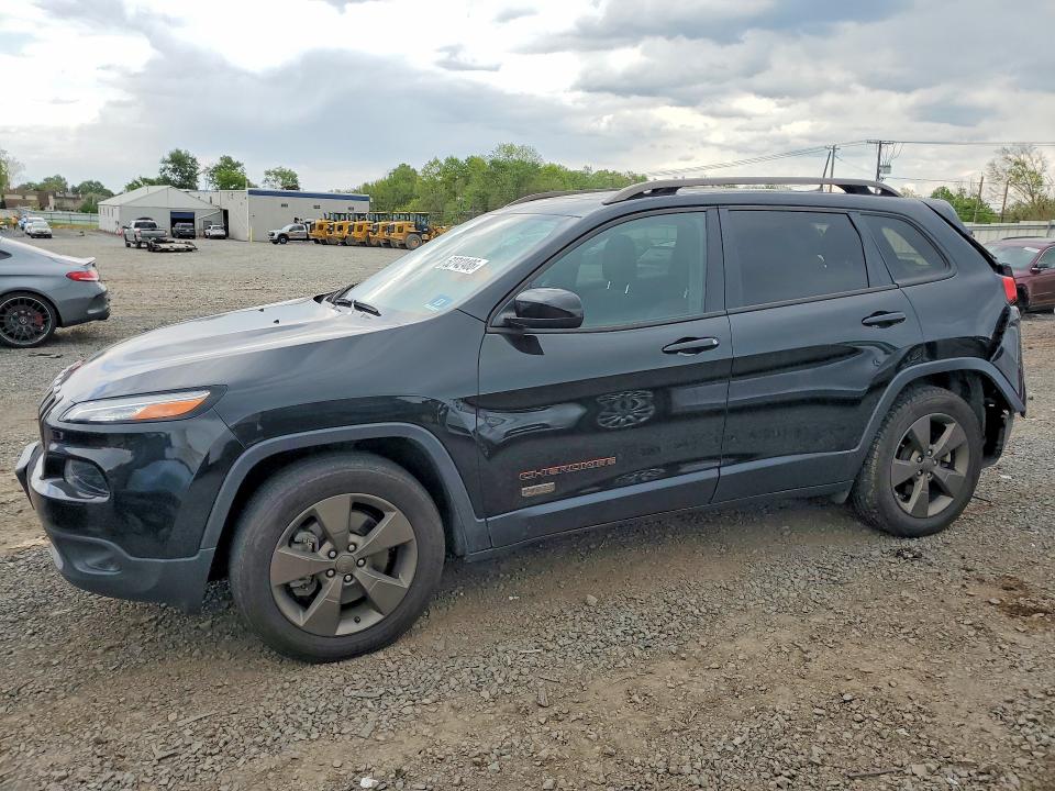 52742486 :رقم المزاد ، 1C4PJMCS1GW268403 vin ، 2016 Jeep Cherokee مزاد بيع