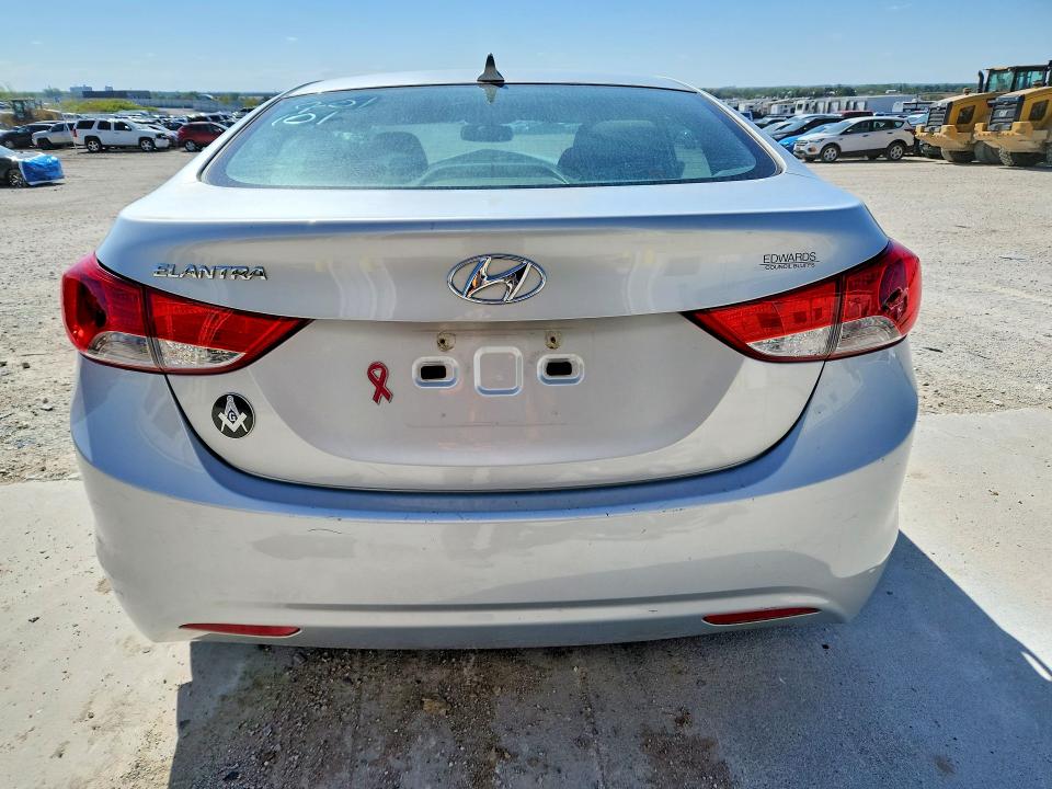 52023796 :رقم المزاد ، KMHDH4AE9DU559164 vin ، 2013 Hyundai Elantra مزاد بيع