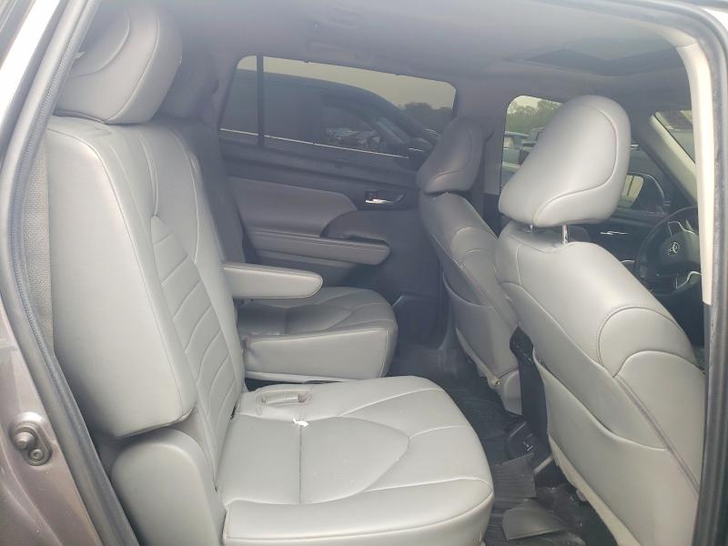 51835236 :رقم المزاد ، 5TDGZRAH1NS550678 vin ، 2022 Toyota Highlander مزاد بيع