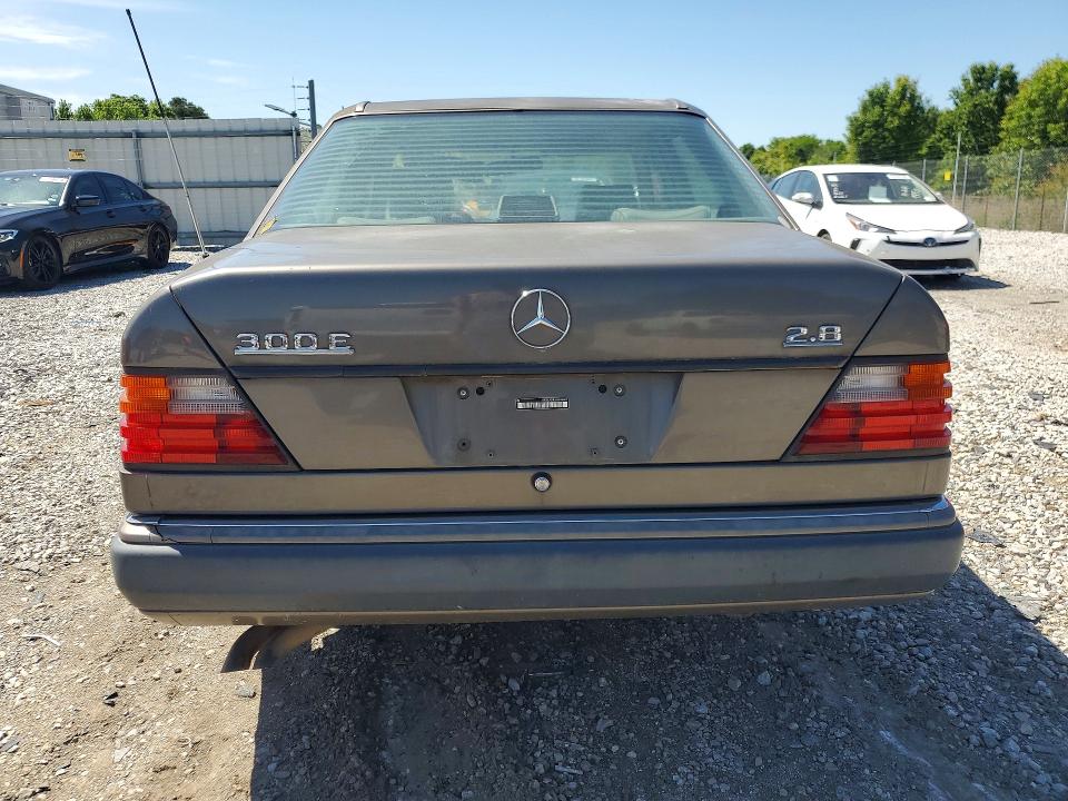 Продажа на аукционе авто 1993 Mercedes-benz 300, vin: WDBEA28E5PB998657, номер лота: 51566576