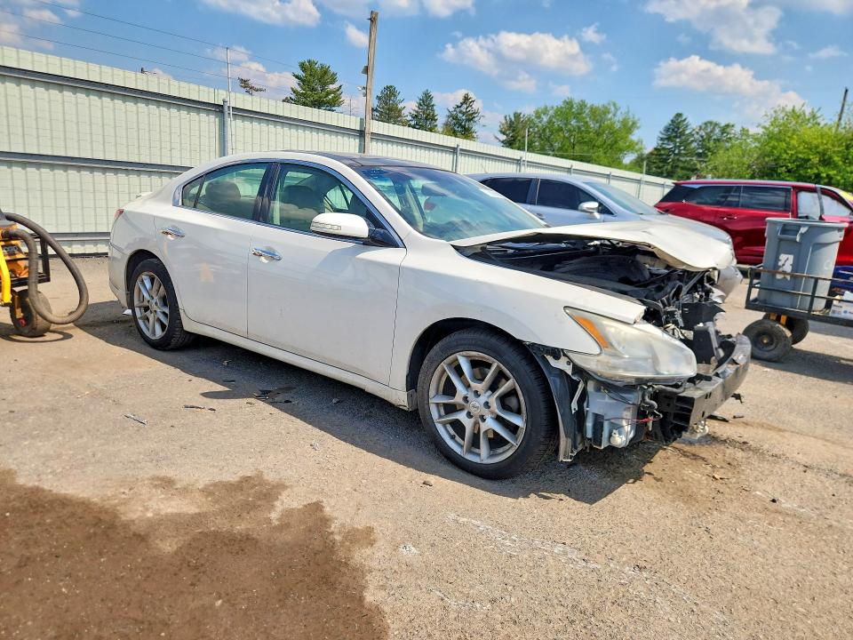 53906106 :رقم المزاد ، 1N4AA5AP6BC826630 vin ، 2011 Nissan Maxima مزاد بيع