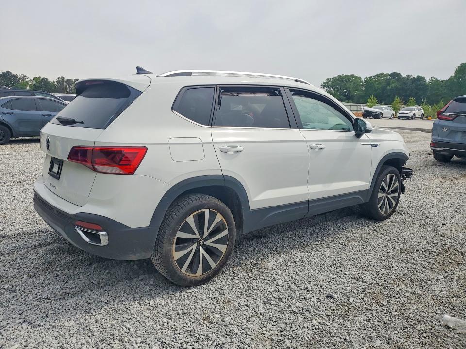 52749916 :رقم المزاد ، 3VVEX7B21RM064391 vin ، 2024 Volkswagen Taos مزاد بيع