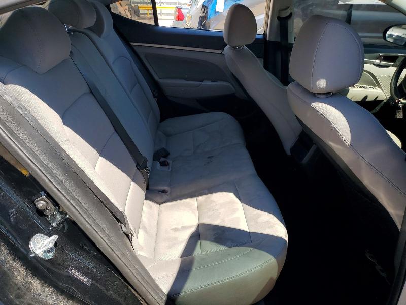 51495266 :رقم المزاد ، 5NPD84LFXJH335045 vin ، 2018 Hyundai Elantra مزاد بيع