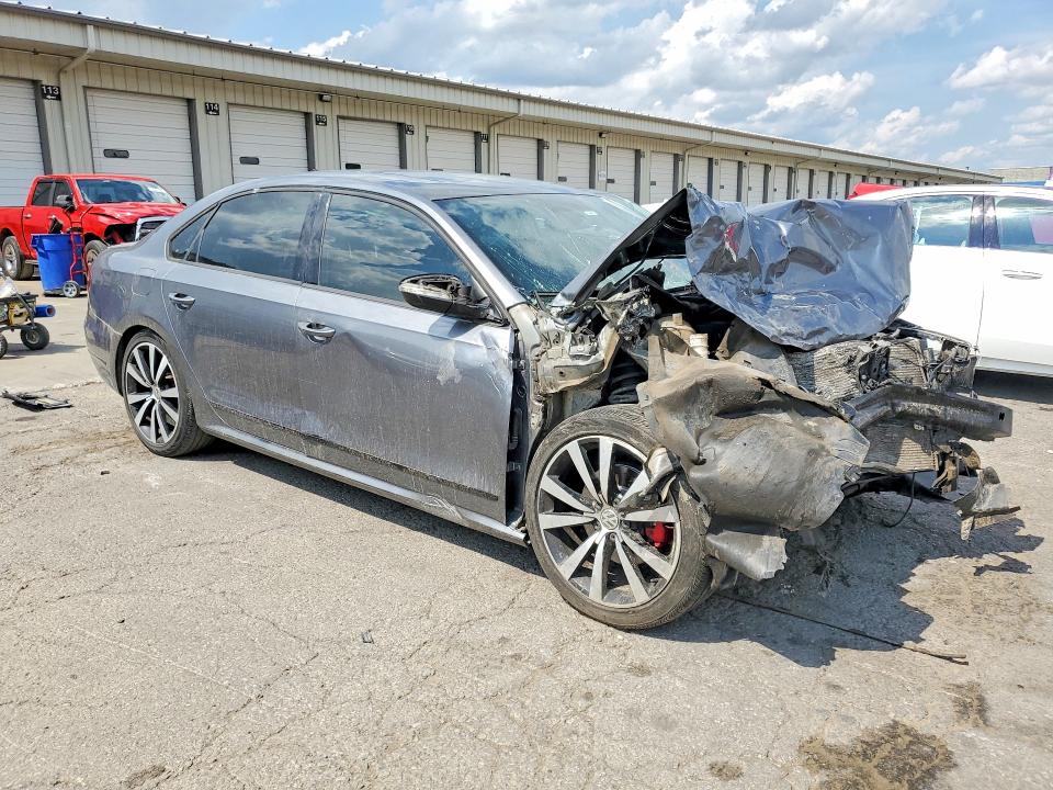 Продажа на аукционе авто 2018 Volkswagen Passat, vin: 1VWJM7A33JC036935, номер лота: 53894136