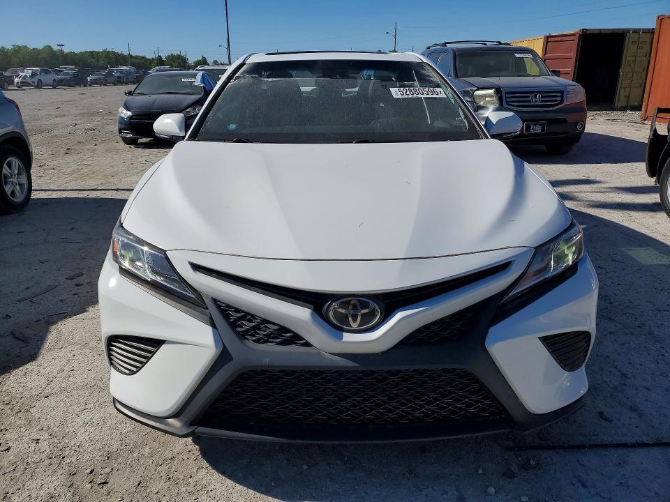 2018 Toyota Camry მანქანა იყიდება აუქციონზე, vin: 4T1B11HK3JU540899, აუქციონის ნომერი: 52880596