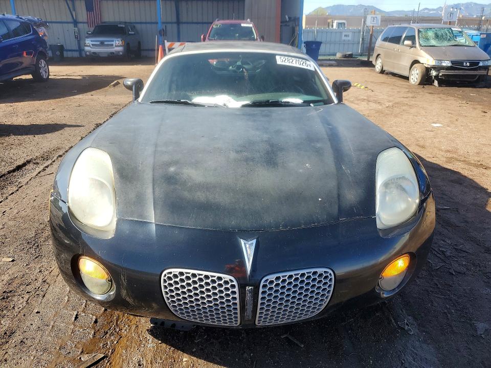52827026 :رقم المزاد ، 1G2MB33B76Y111167 vin ، 2006 Pontiac Solstice مزاد بيع