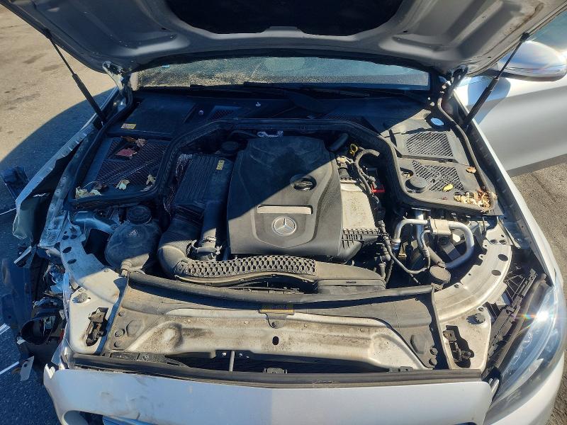 55256206 :رقم المزاد ، 55SWF4KB7FU028644 vin ، 2015 Mercedes-benz C مزاد بيع