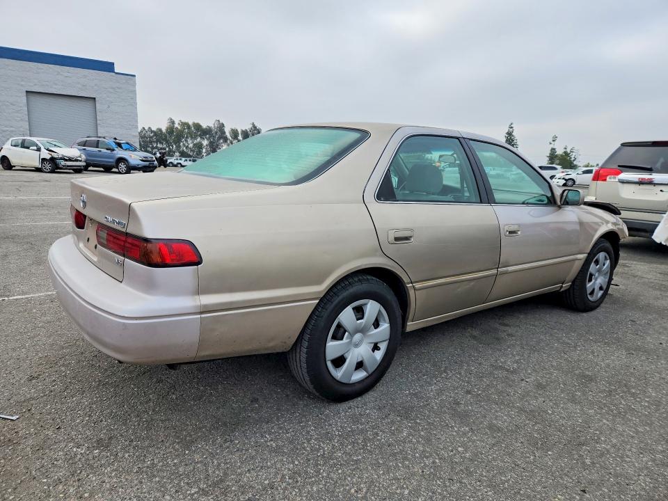54810086 :رقم المزاد ، 4T1BF22K1WU056768 vin ، 1998 Toyota Camry مزاد بيع