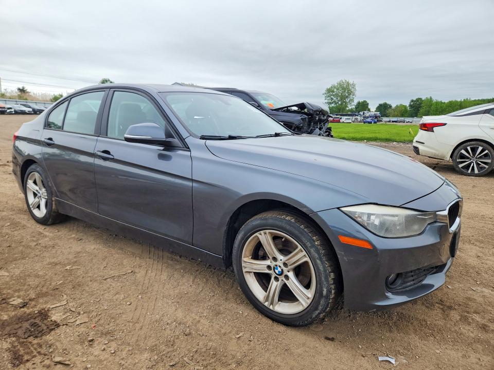 52188056 :رقم المزاد ، WBA3C3C53EF987319 vin ، 2014 Bmw 320 مزاد بيع