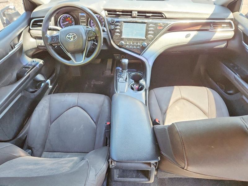 52061356 :رقم المزاد ، 4T1B11HK6JU593094 vin ، 2018 Toyota Camry مزاد بيع