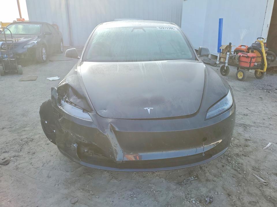 52872396 :رقم المزاد ، 5YJ3E1EA7SF030493 vin ، 2025 Tesla Model 3 مزاد بيع