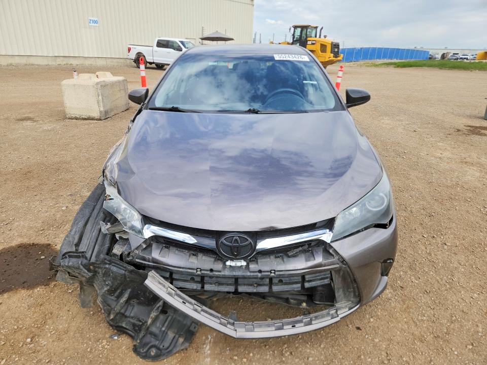55243426 :رقم المزاد ، 4T1BF1FK3FU058476 vin ، 2015 Toyota Camry مزاد بيع