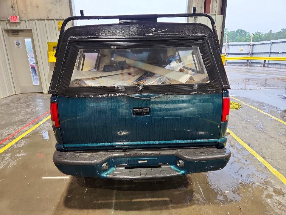 55368666 :رقم المزاد ، 1GCCS19X2W8133172 vin ، 1998 Chevrolet S Truck مزاد بيع