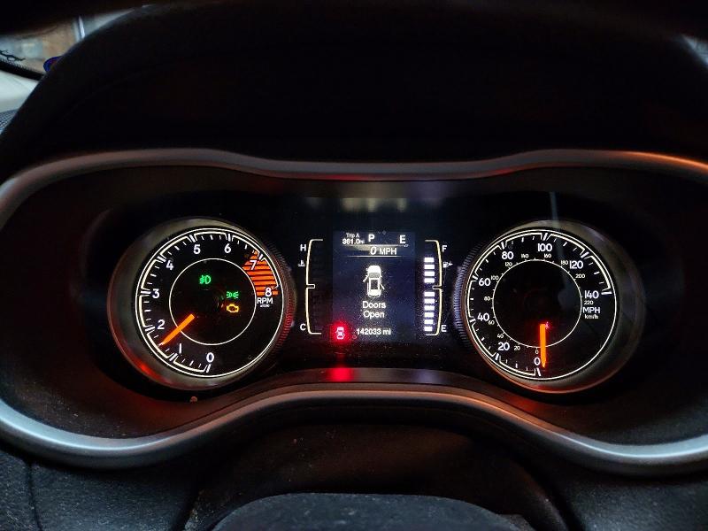 52555756 :رقم المزاد ، 1C4PJMLX8JD571810 vin ، 2018 Jeep Cherokee مزاد بيع