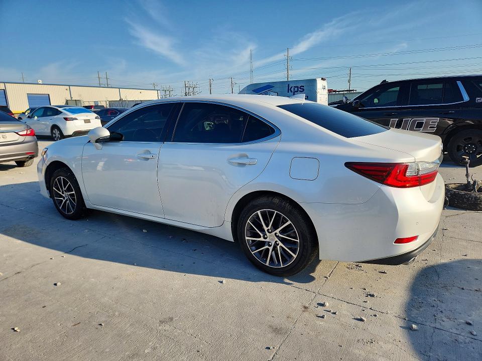 2016 Lexus Es მანქანა იყიდება აუქციონზე, vin: 58ABK1GG1GU013519, აუქციონის ნომერი: 54561556