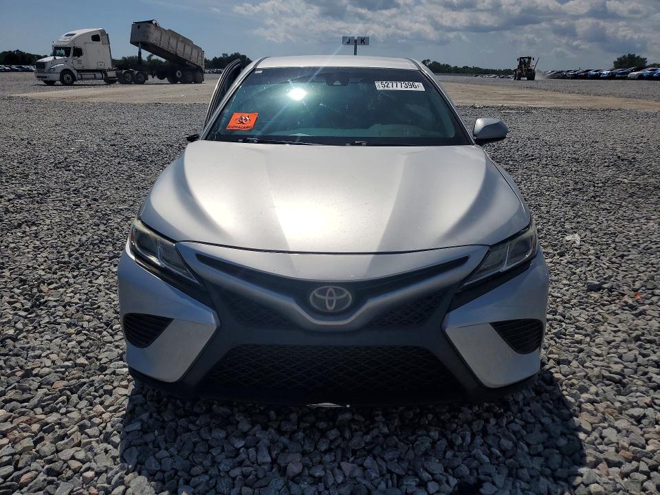 Auction sale of the 2018 Toyota Camry, vin: 4T1B11HKXJU551673, lot number: 52777396