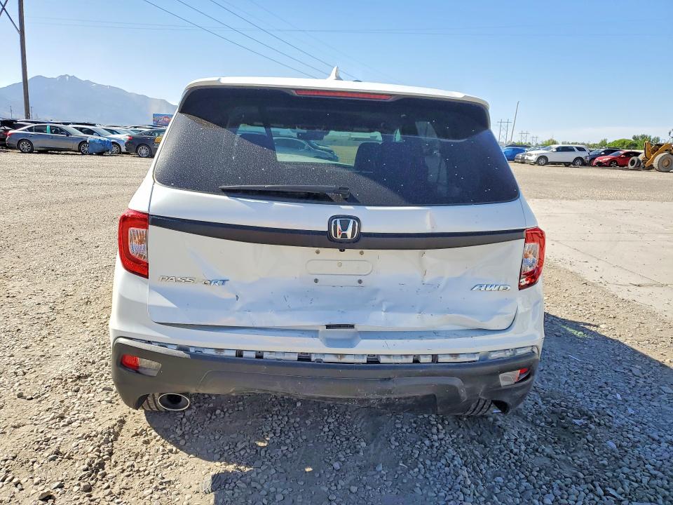 Auction sale of the 2021 Honda Passport, vin: 5FNYF8H57MB042009, lot number: 55782896