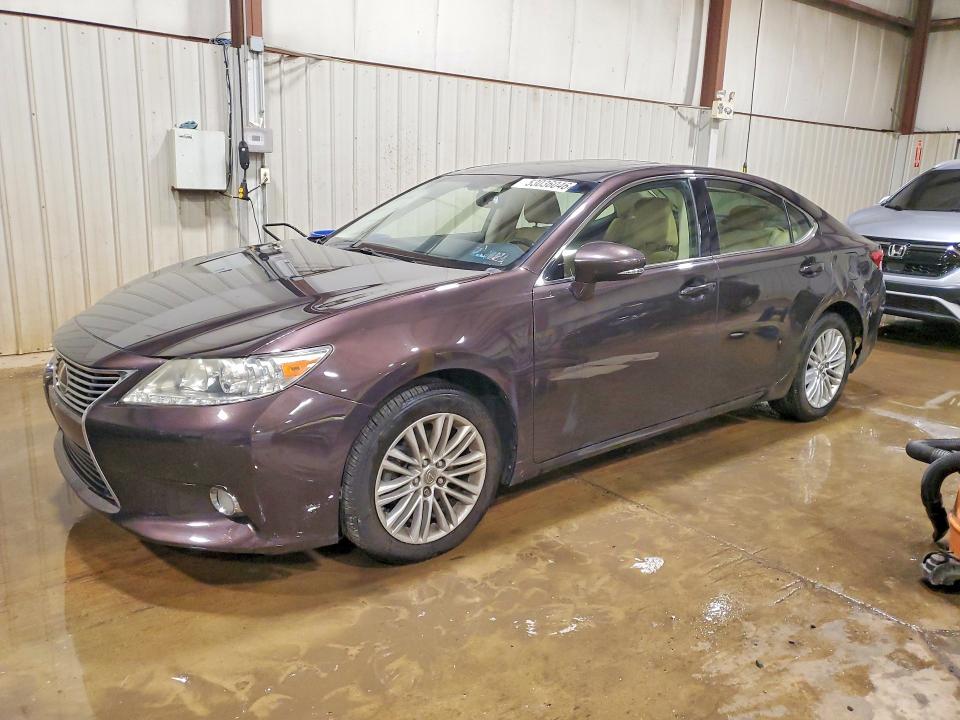 53036046 :رقم المزاد ، JTHBK1GG8D2055459 vin ، 2013 Lexus Es مزاد بيع