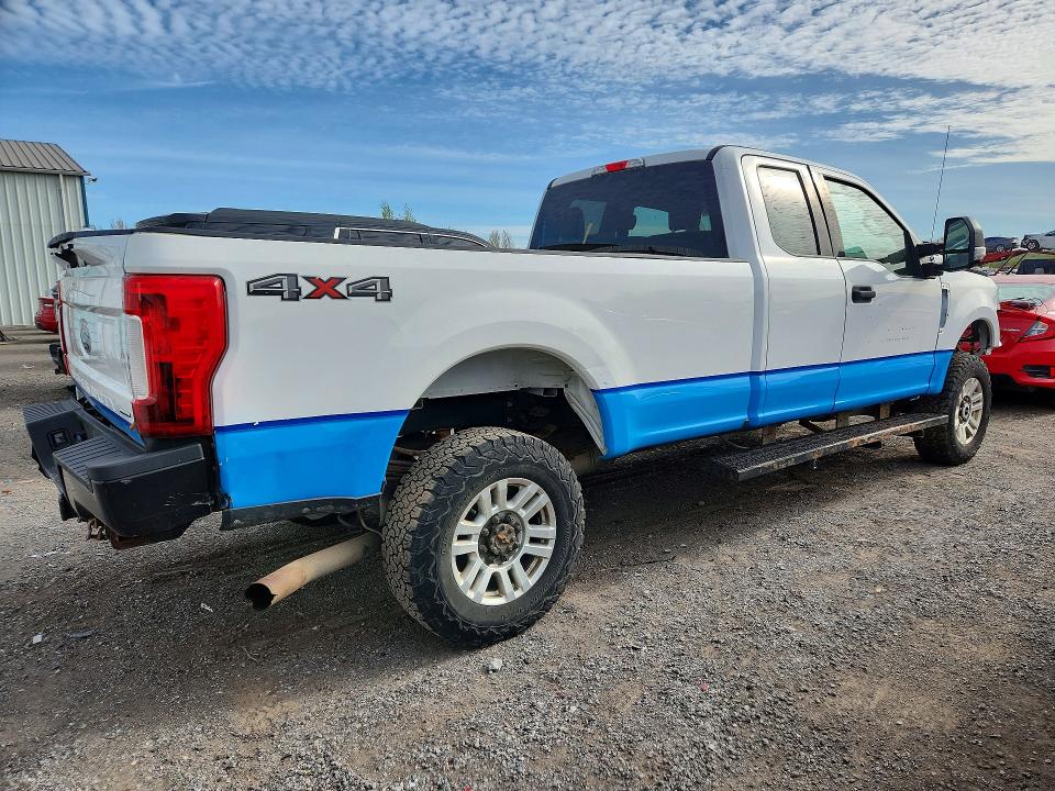 54590526 :رقم المزاد ، 1FT8X3B67KEF98255 vin ، 2019 Ford F350 مزاد بيع