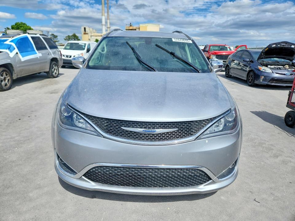 52843646 :رقم المزاد ، 2C4RC1GG9JR233115 vin ، 2018 Chrysler Pacifica مزاد بيع
