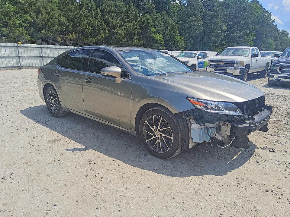 54015816 :رقم المزاد ، 58ABK1GG8HU077641 vin ، 2017 Lexus Es مزاد بيع