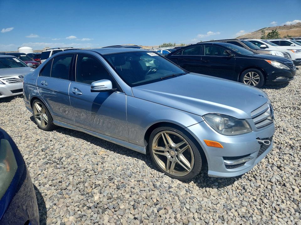 Продажа на аукционе авто 2013 Mercedes-benz C, vin: WDDGF8AB2DA818430, номер лота: 54788126