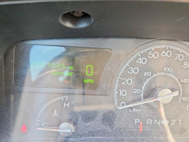 Auction sale of the 2003 Lincoln Town Car, vin: 1LNHM81W63Y667181, lot number: 55230826