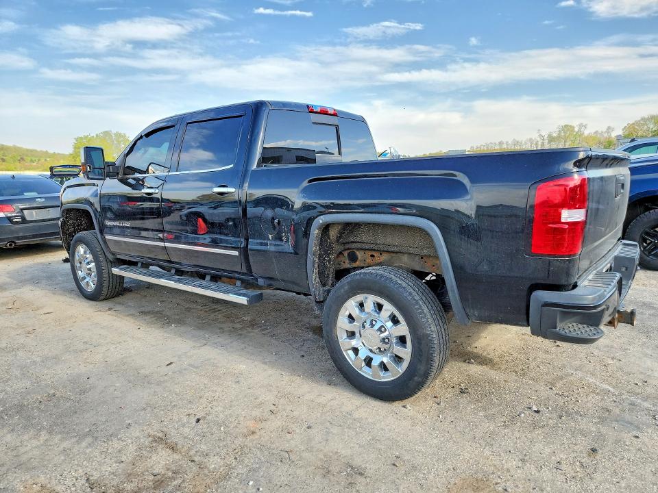 53361356 :رقم المزاد ، 1GT12UEY3JF232904 vin ، 2018 Gmc Sierra مزاد بيع
