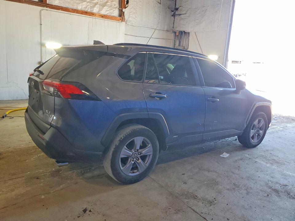 Auction sale of the 2022 Toyota Rav4, vin: JTMRWRFV8ND158437, lot number: 52885436