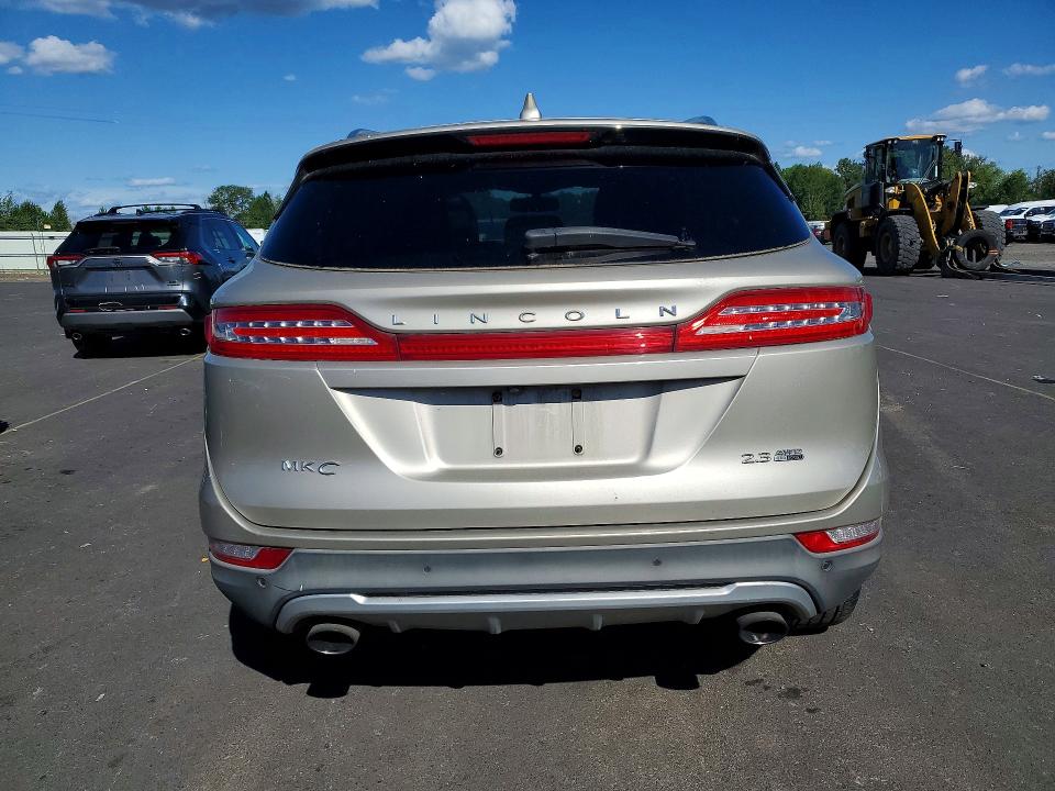 2015 Lincoln Townhouse Mkc მანქანა იყიდება აუქციონზე, vin: 5LMTJ2AH7FUJ20673, აუქციონის ნომერი: 54352316