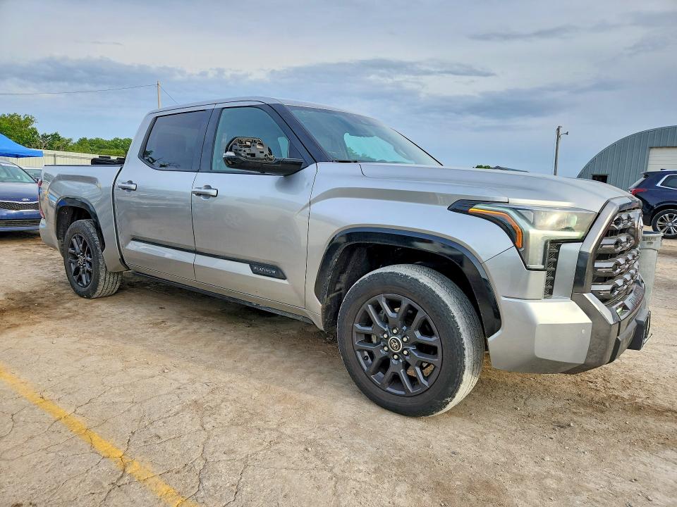 52695996 :رقم المزاد ، 5TFNA5DB4NX033593 vin ، 2022 Toyota Tundra مزاد بيع