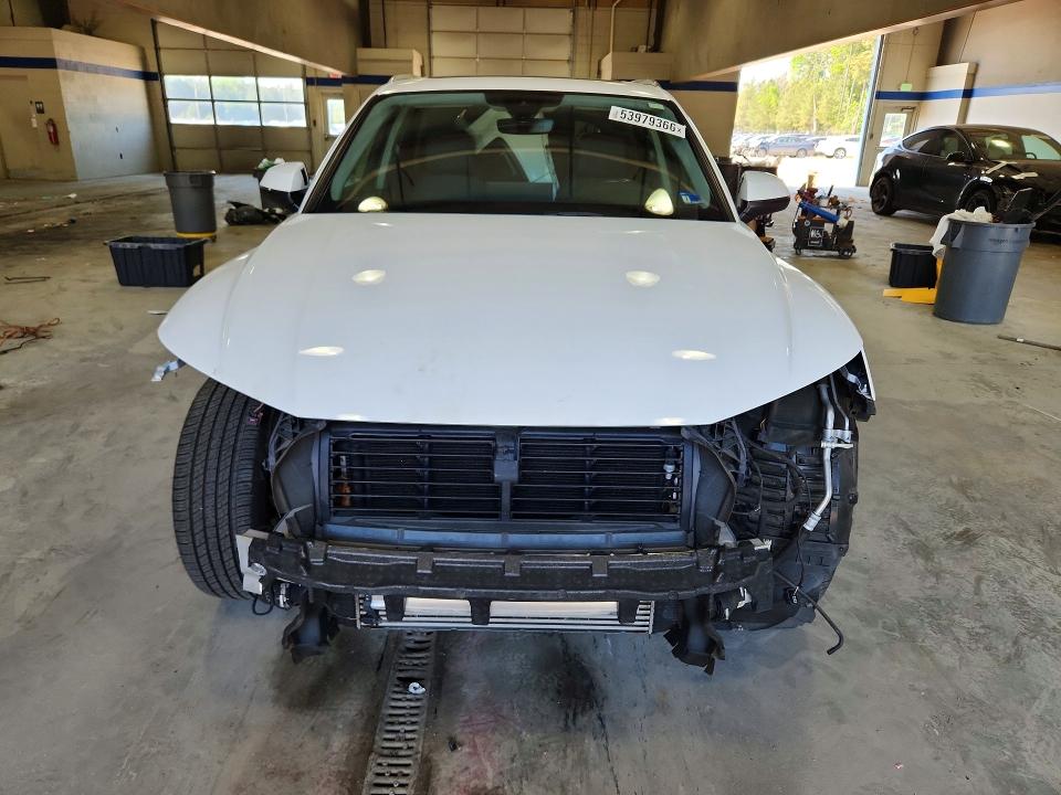 53979366 :رقم المزاد ، WA1AAAFYXM2004209 vin ، 2021 Audi Q5 مزاد بيع
