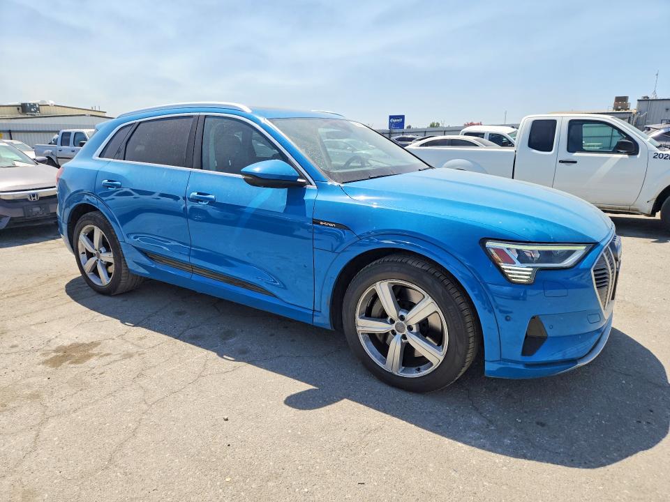 Продажа на аукционе авто 2019 Audi E-tron, vin: WA1VABGE0KB016507, номер лота: 52081146
