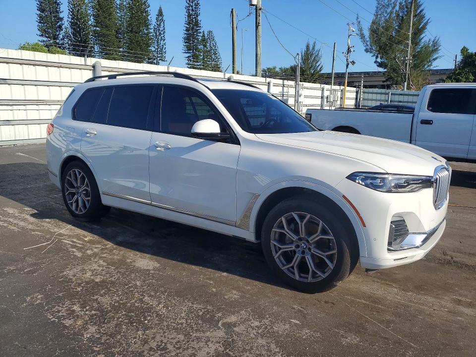 51088156 :رقم المزاد ، 5UXCW2C02M9H35987 vin ، 2021 Bmw X7 مزاد بيع