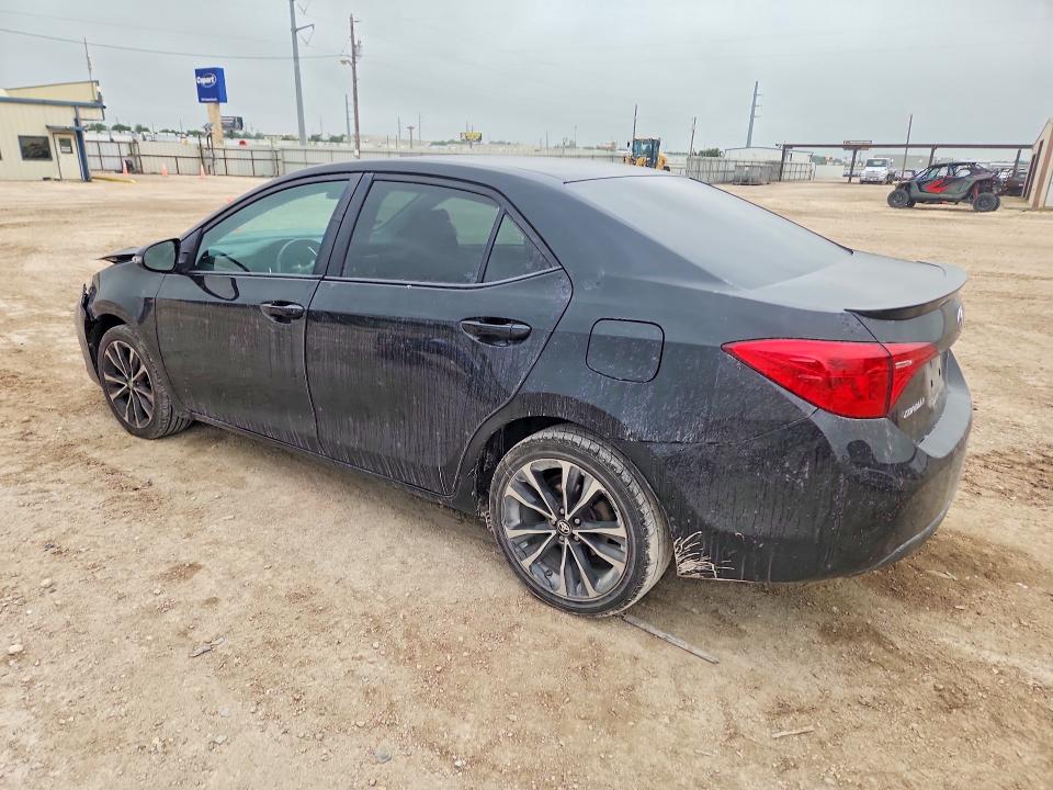 52730416 :رقم المزاد ، 5YFBURHEXJP809238 vin ، 2018 Toyota Corolla مزاد بيع
