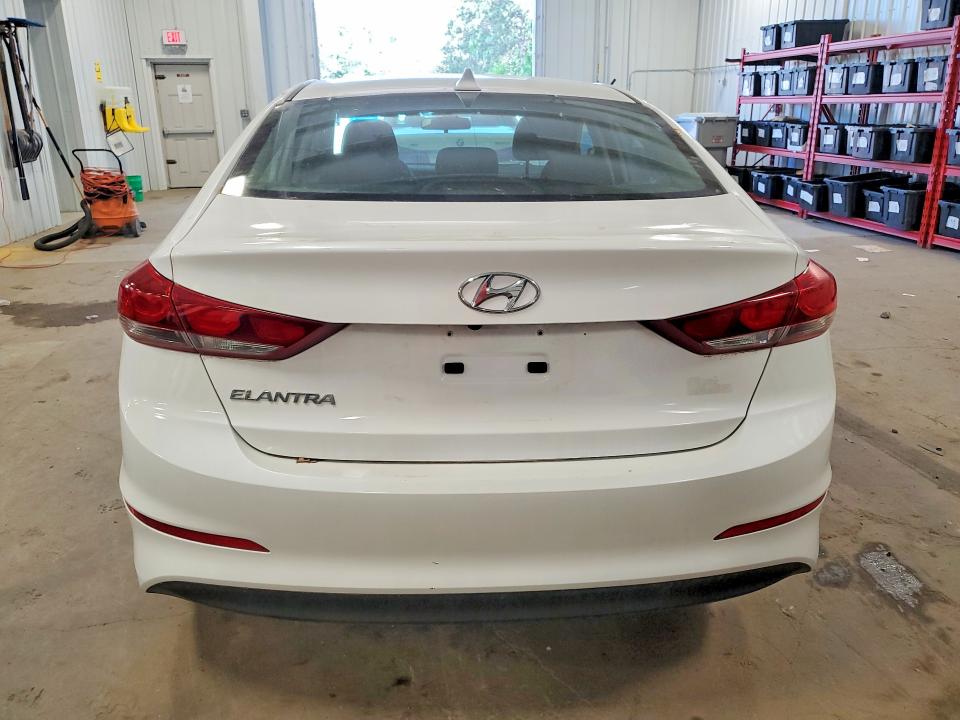 55100346 :رقم المزاد ، 5NPD84LFXJH325437 vin ، 2018 Hyundai Elantra مزاد بيع