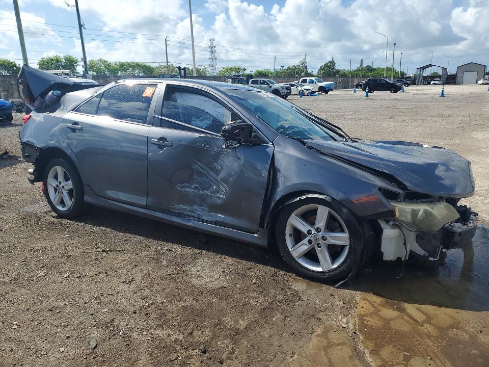 53170686 :رقم المزاد ، 4T1BF1FK9EU440462 vin ، 2014 Toyota Camry مزاد بيع