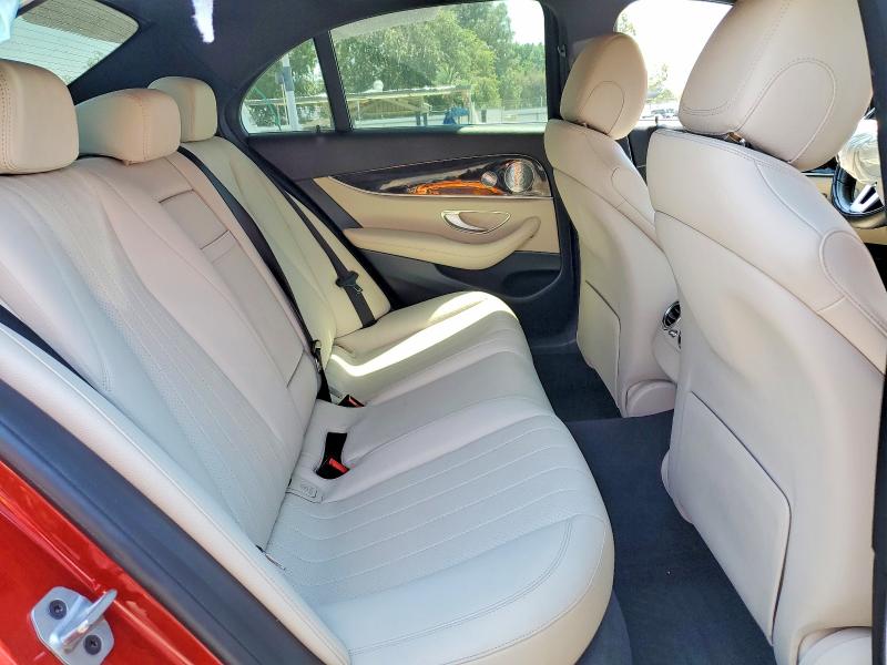 46780576 :رقم المزاد ، WDDZF4JB0KA643027 vin ، 2019 Mercedes-benz E مزاد بيع