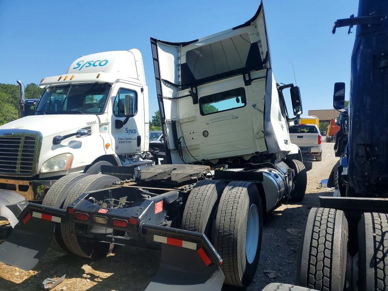 54121256 :رقم المزاد ، 4V4W39EG1SN670646 vin ، 2025 Volvo Vnr مزاد بيع