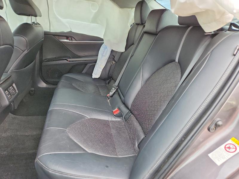 55244066 :رقم المزاد ، 4T1BZ1HK0JU018918 vin ، 2018 Toyota Camry مزاد بيع