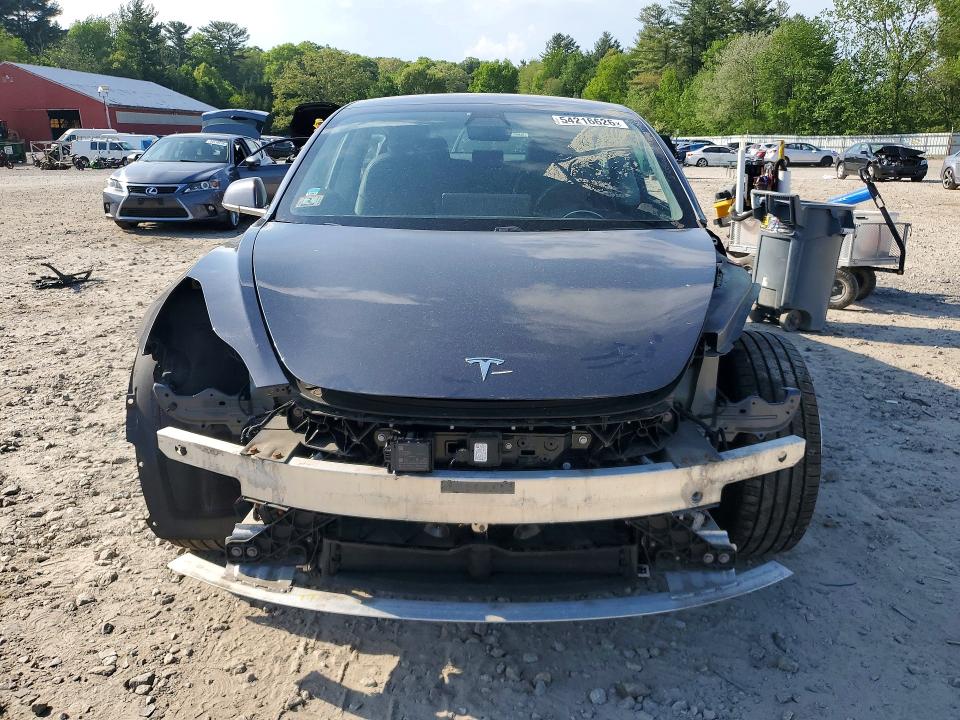 54216626 :رقم المزاد ، 5YJ3E1EA2JF059592 vin ، 2018 Tesla Model 3 مزاد بيع